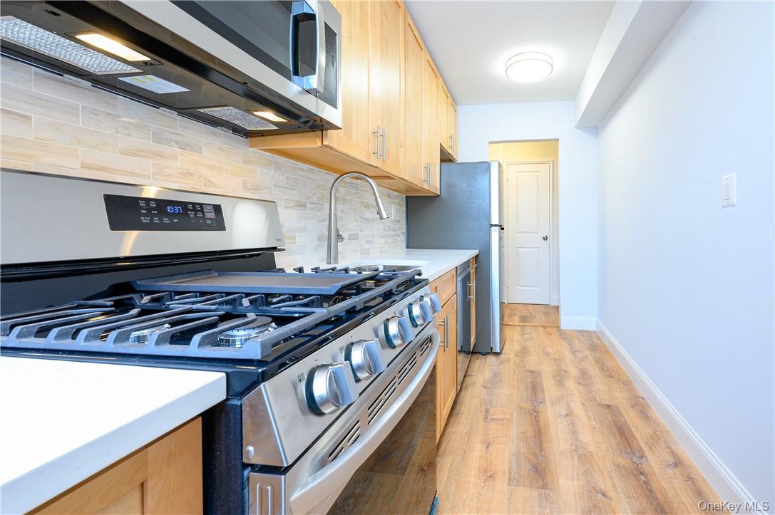 3 Sadore Lane 6m Property Photo 3