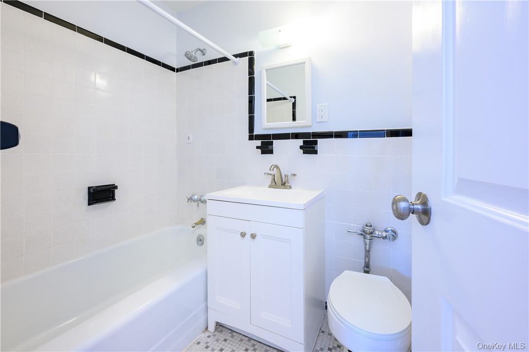 3 Sadore Lane 6m Property Photo 10