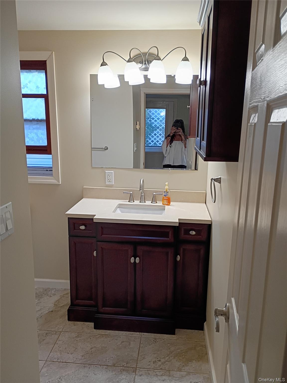 89 Village Circle Property Photo 3