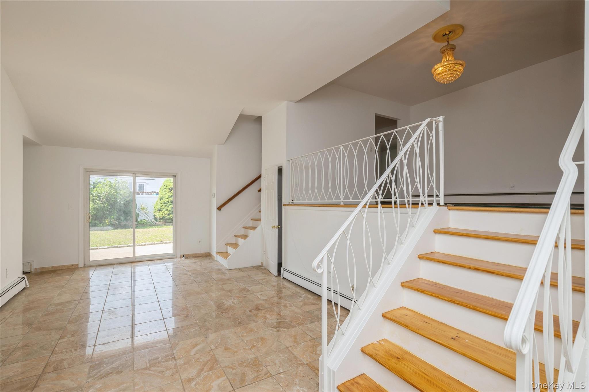 258 Aster Street Property Photo 6