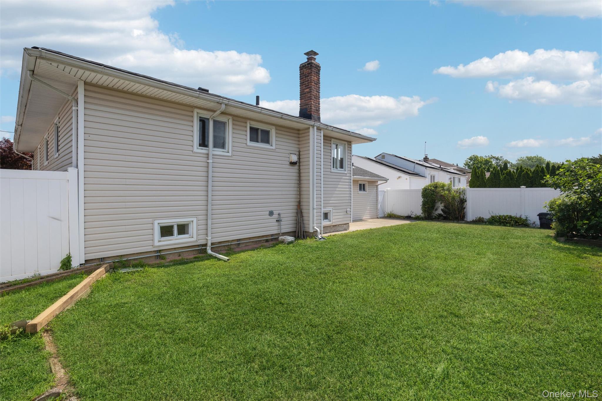 258 Aster Street Property Photo 20