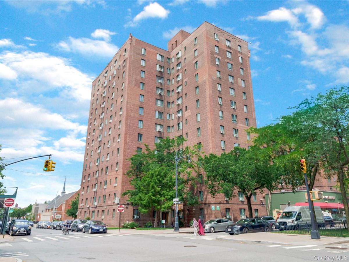 1919 McGraw Avenue 12F Property Photo 1