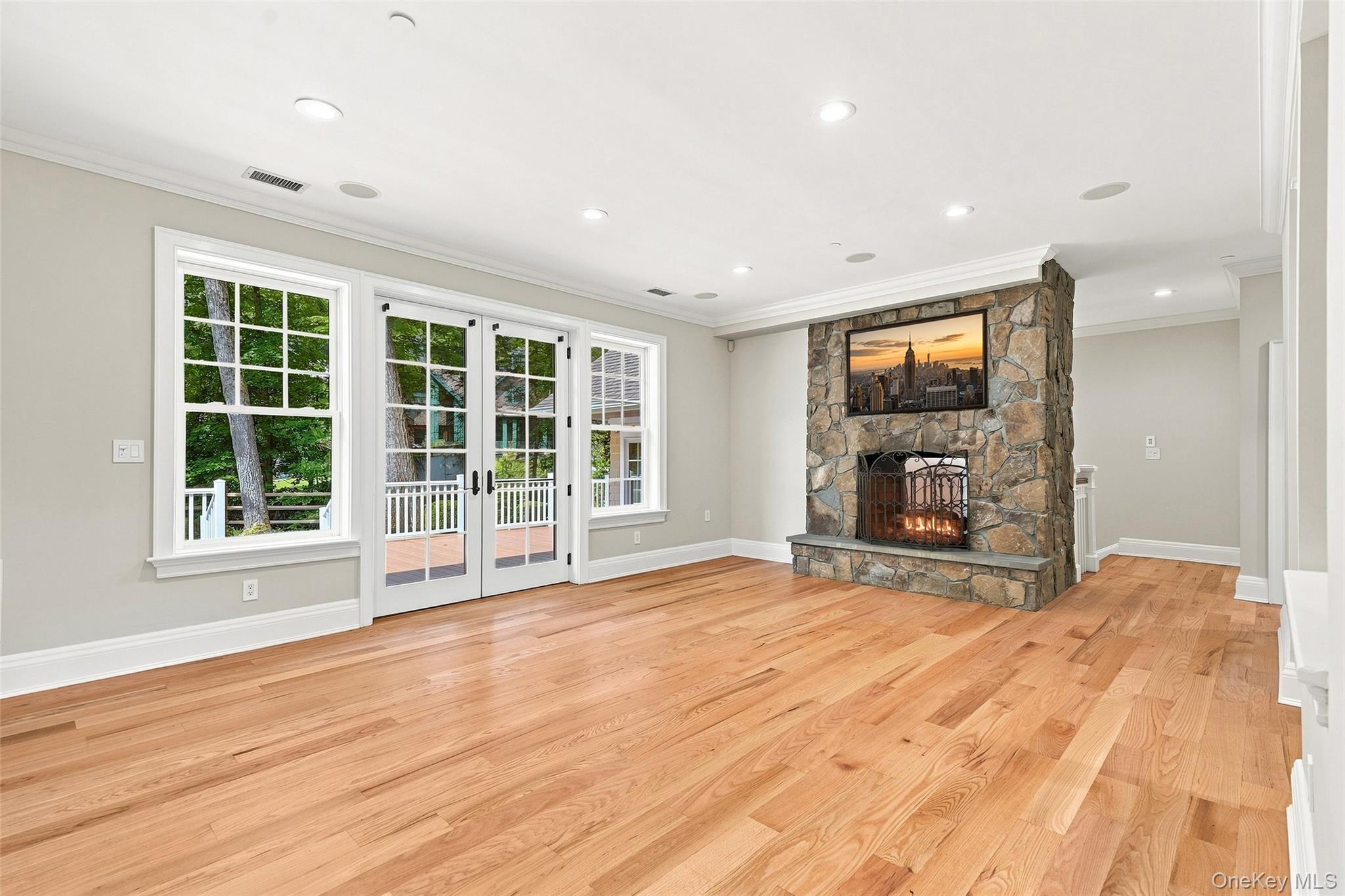 38 Lincoln Avenue Property Photo 6