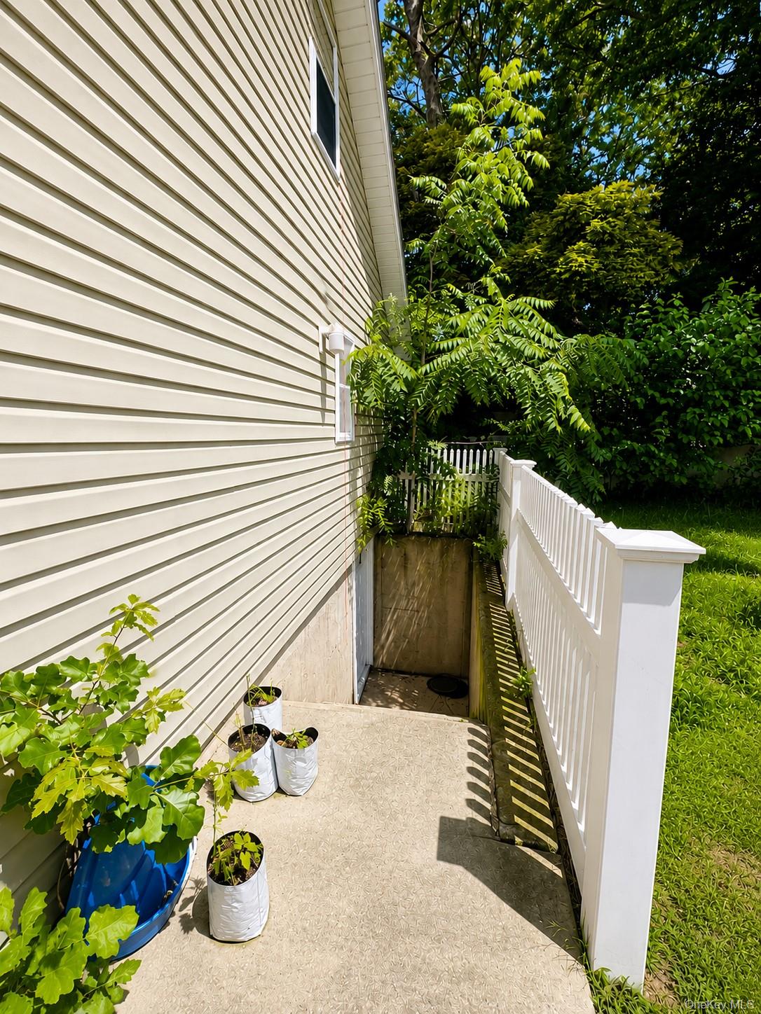 64 Cedarhurst Avenue Property Photo 3