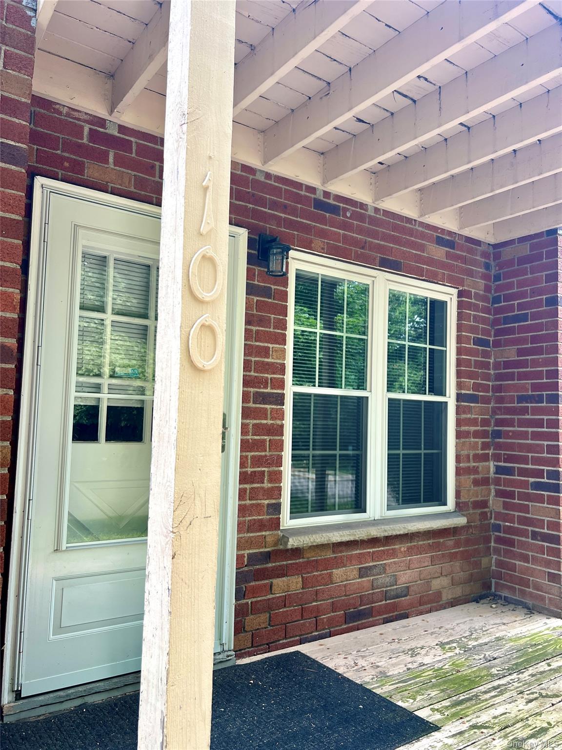 4 Colonial Road 100 Property Photo 2