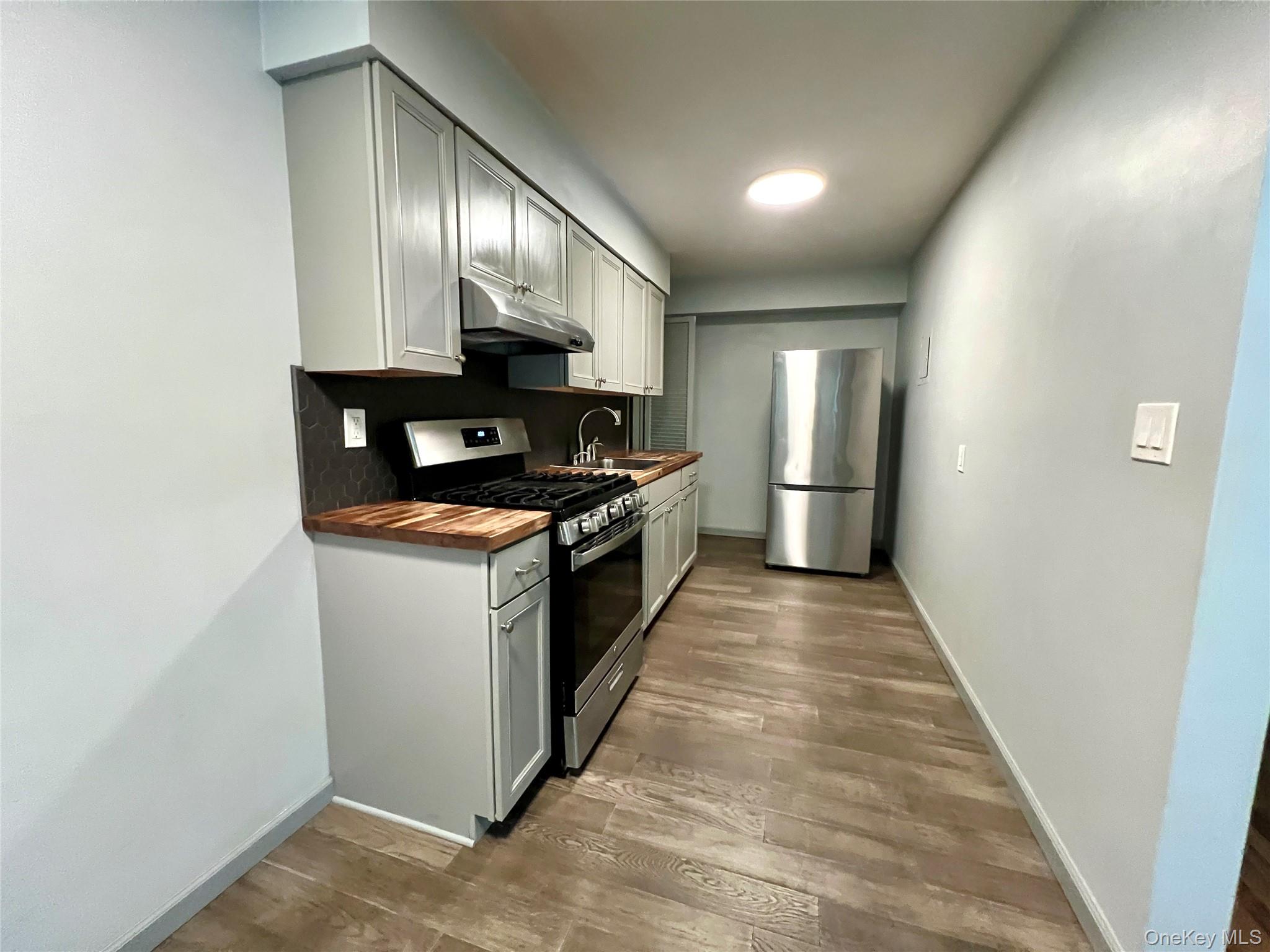 4 Colonial Road 100 Property Photo 12