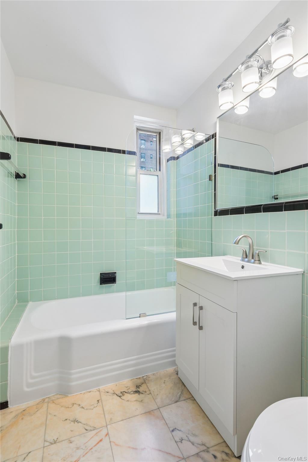 5601 Riverdale Avenue 2e Property Photo 15