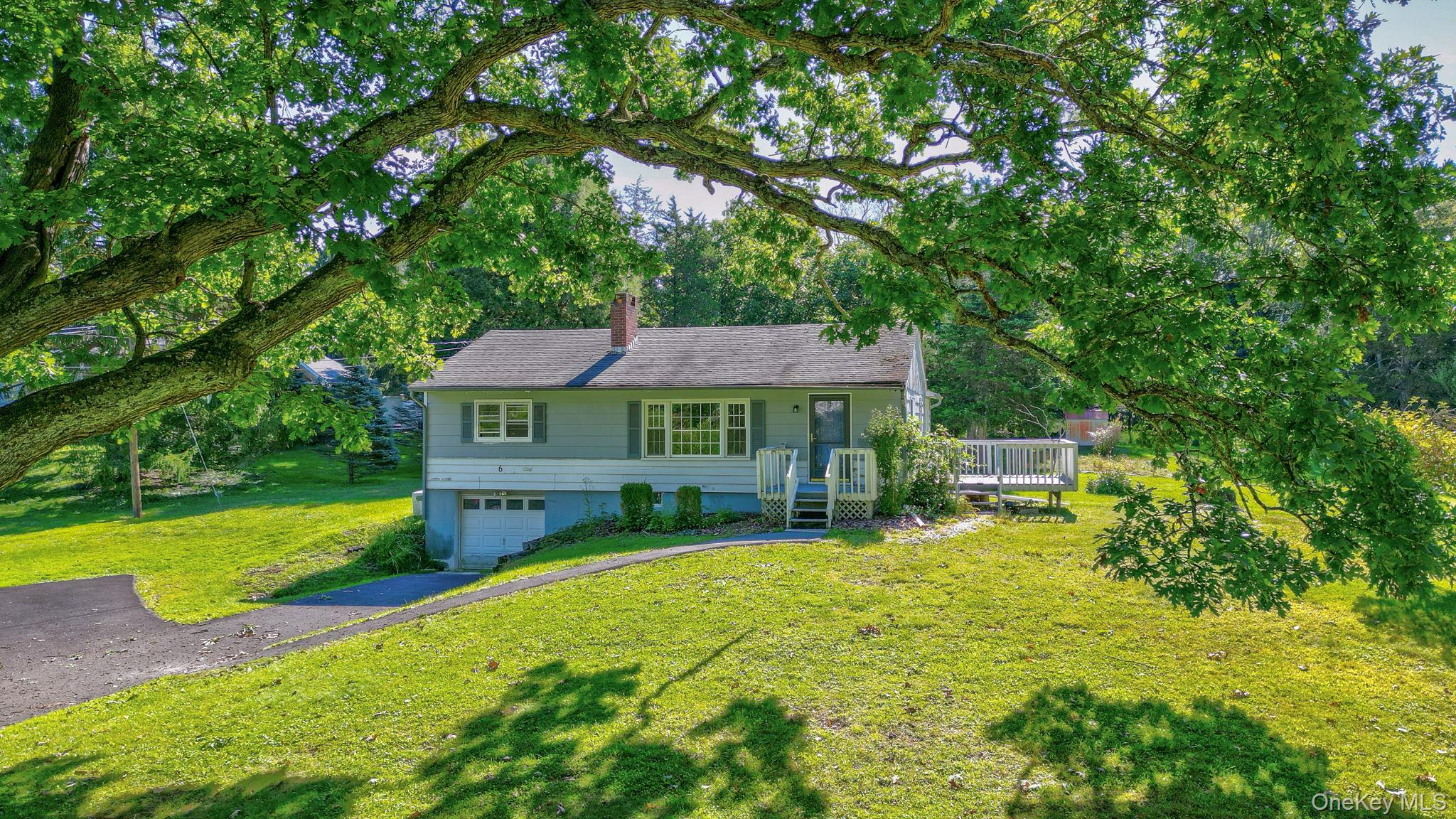 6 White Oak Terrace Property Photo 1