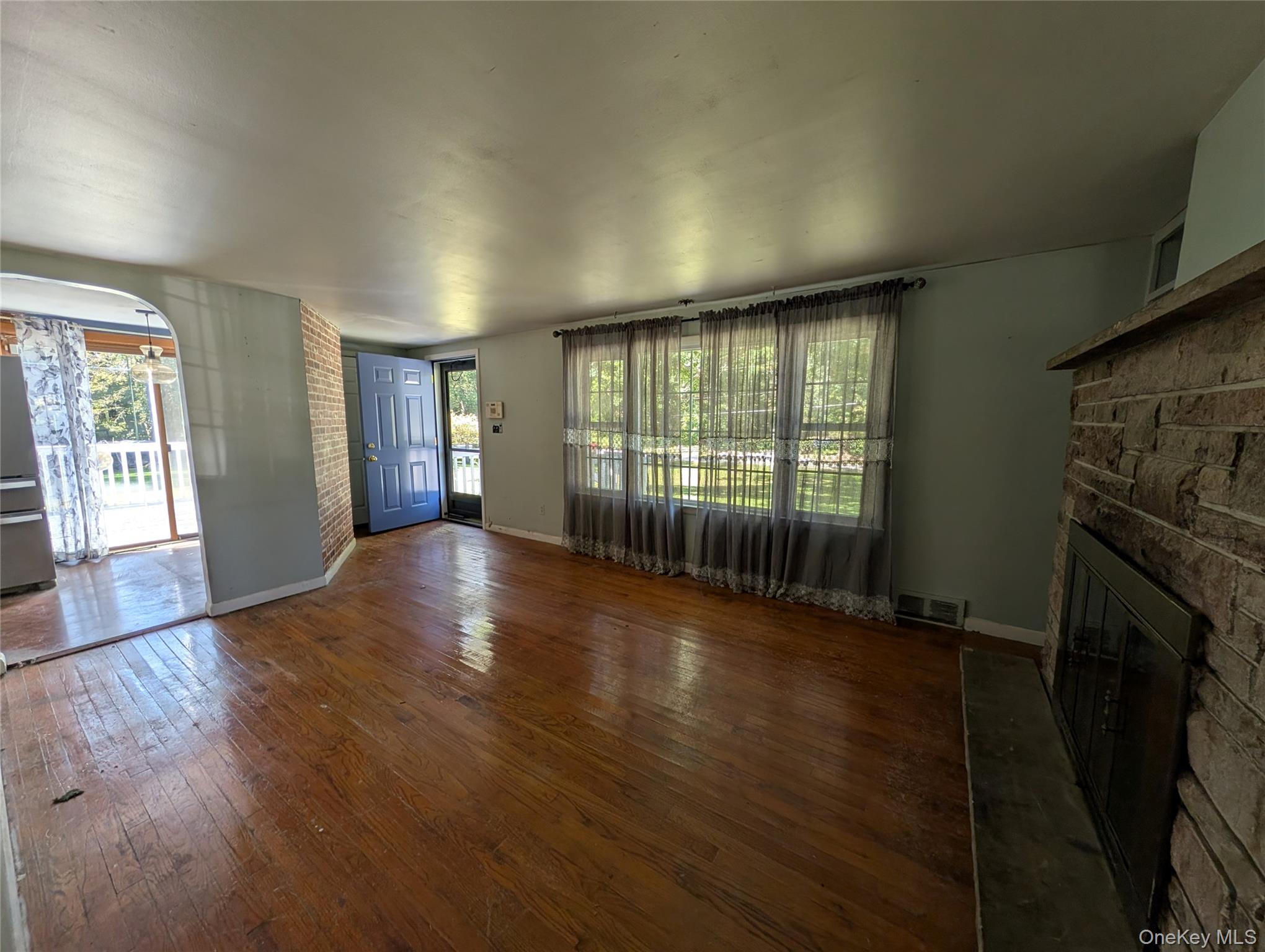 6 White Oak Terrace Property Photo 4