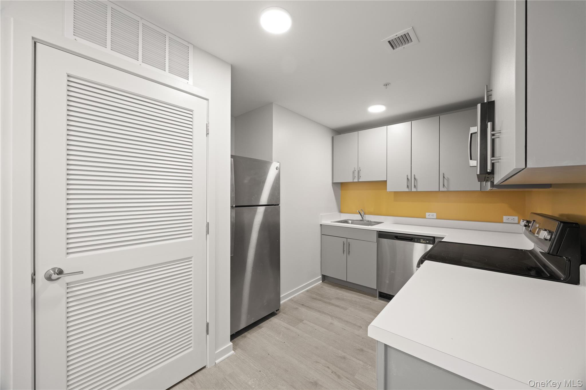 56 Prospect Street 606 Property Photo 2