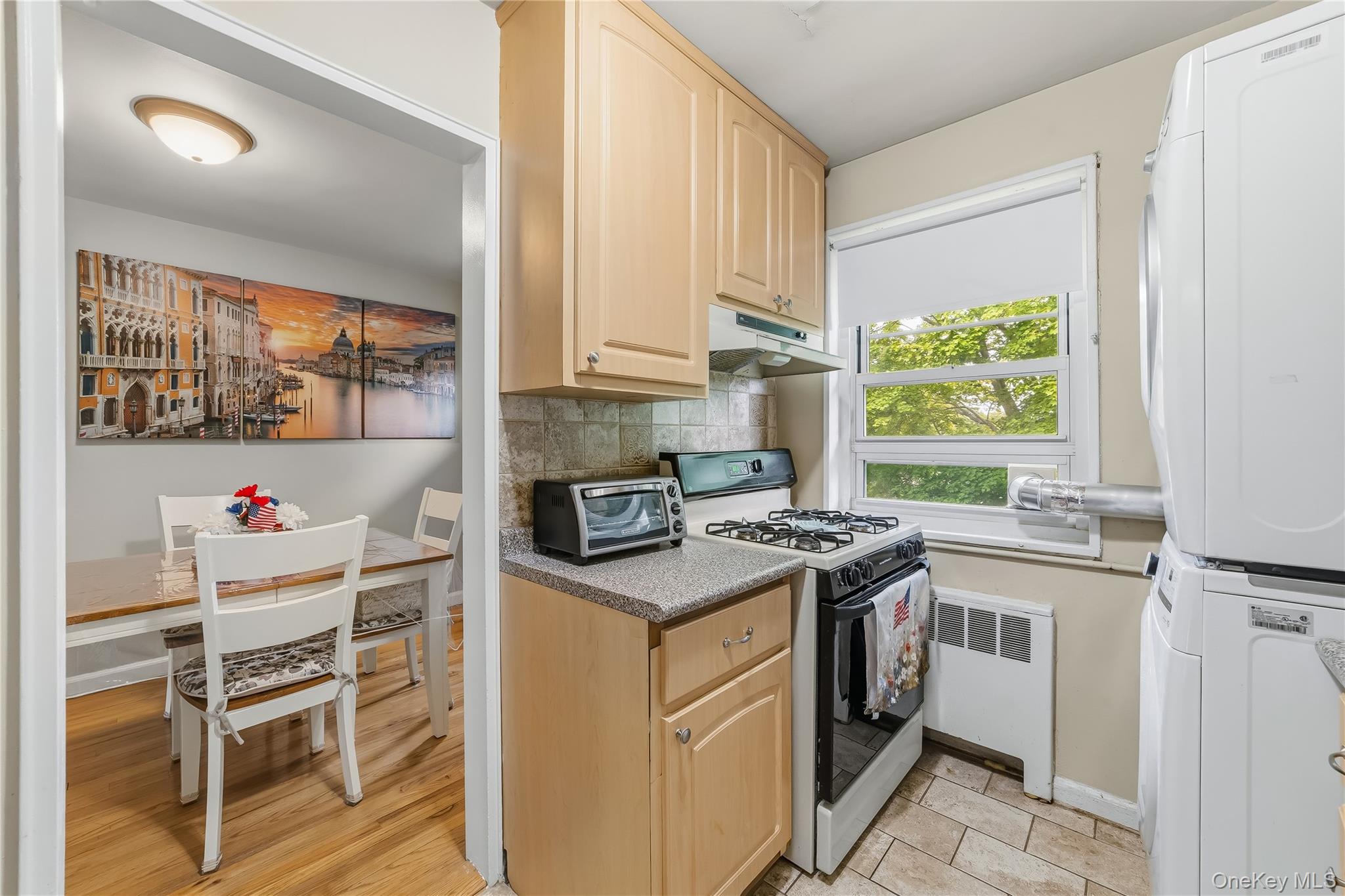 836 N Broadway 2d Property Photo 14
