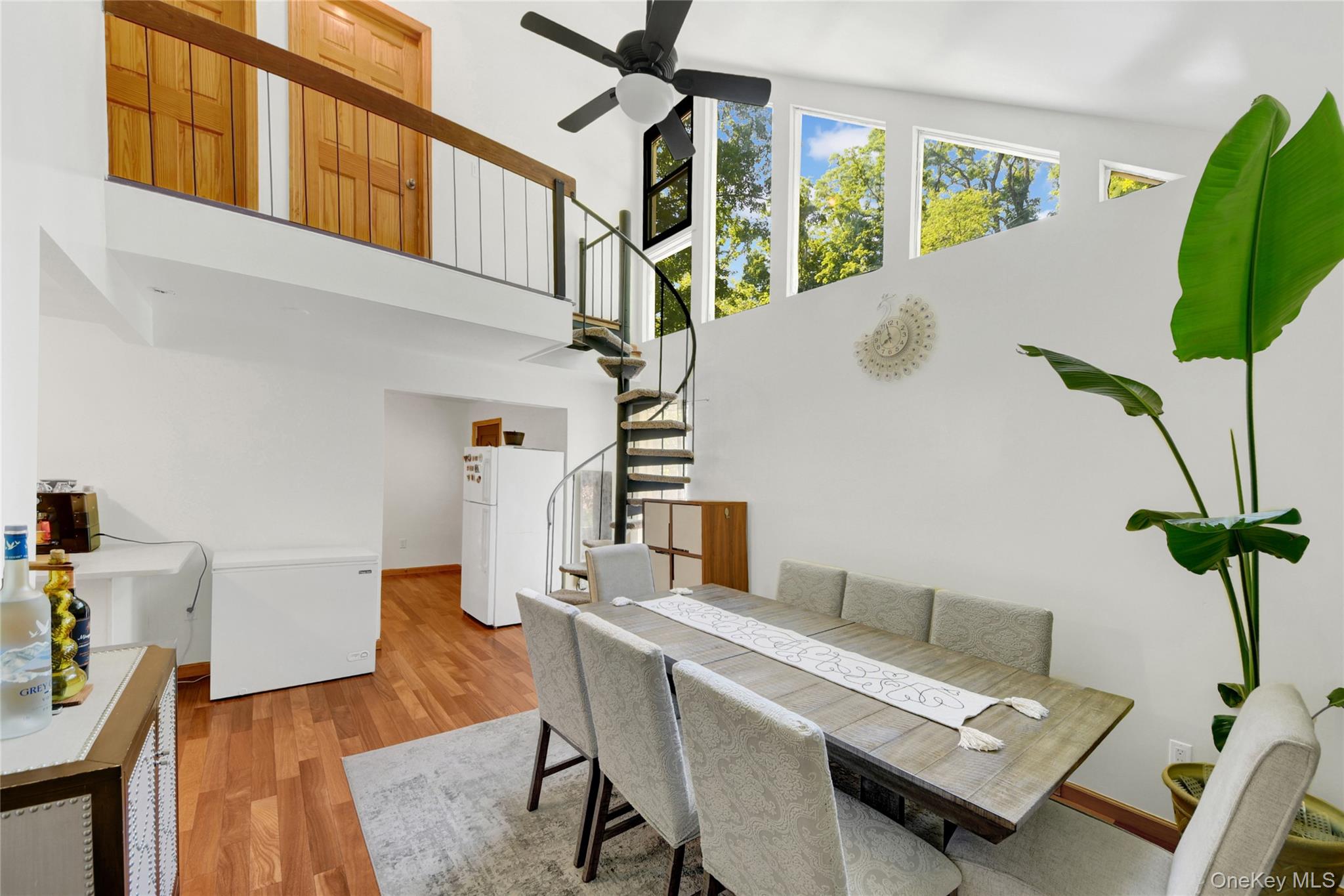 435 Birdsall Drive Property Photo 8