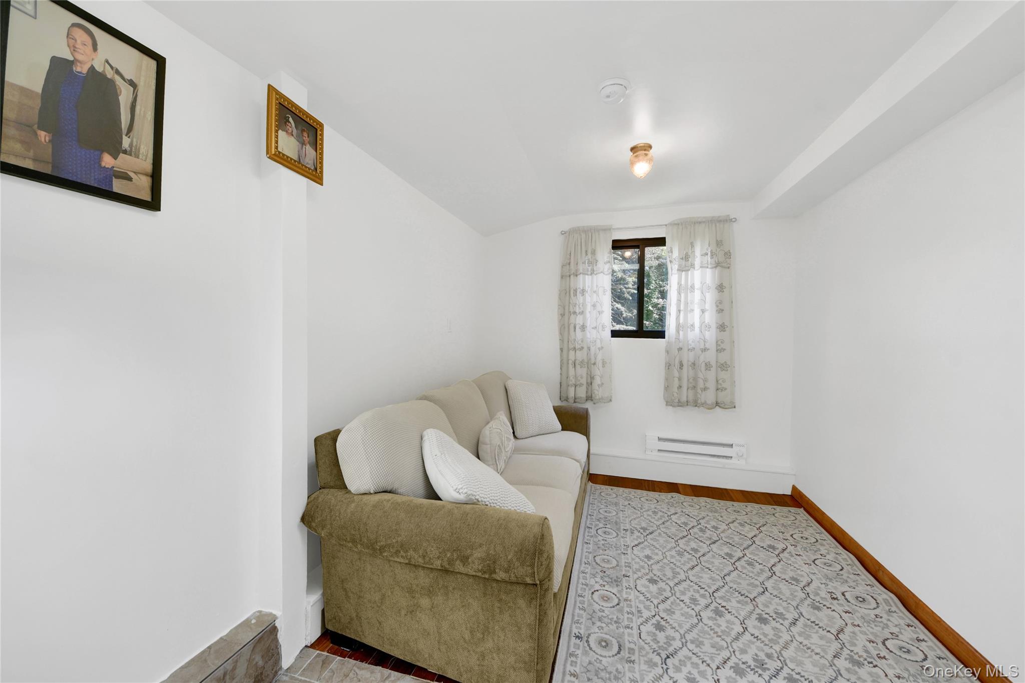 435 Birdsall Drive Property Photo 14