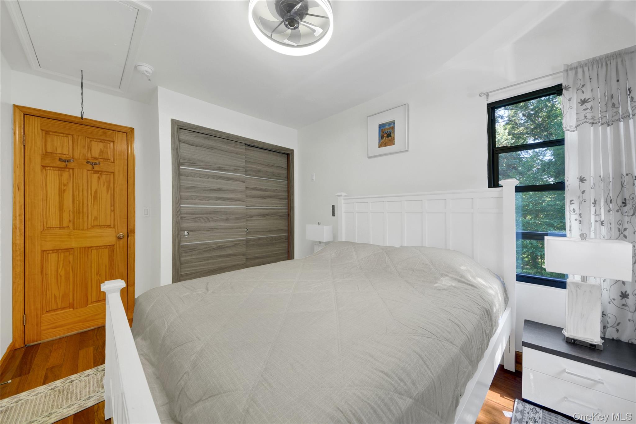 435 Birdsall Drive Property Photo 18