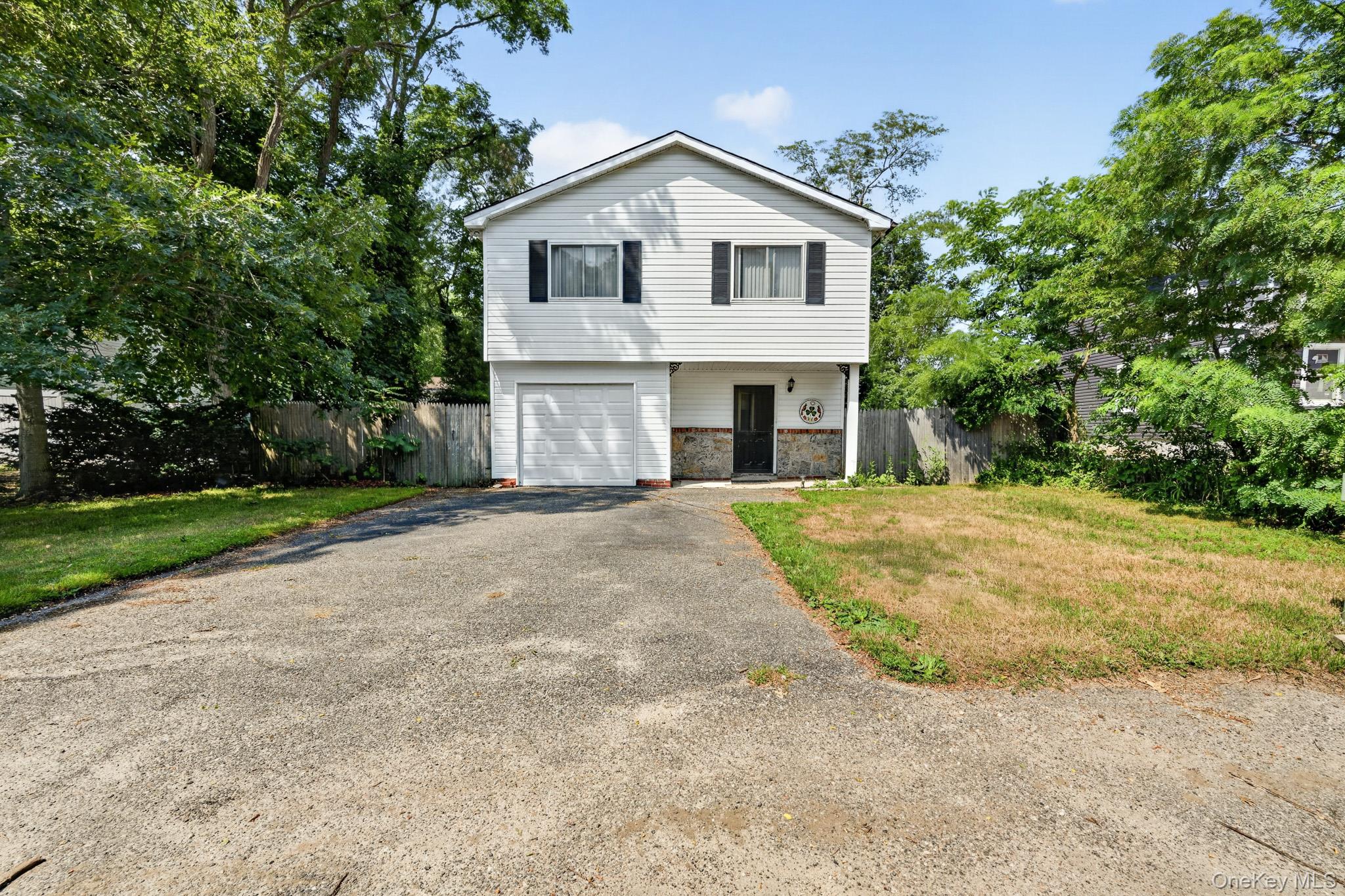 174 Beaver Drive Property Photo 1