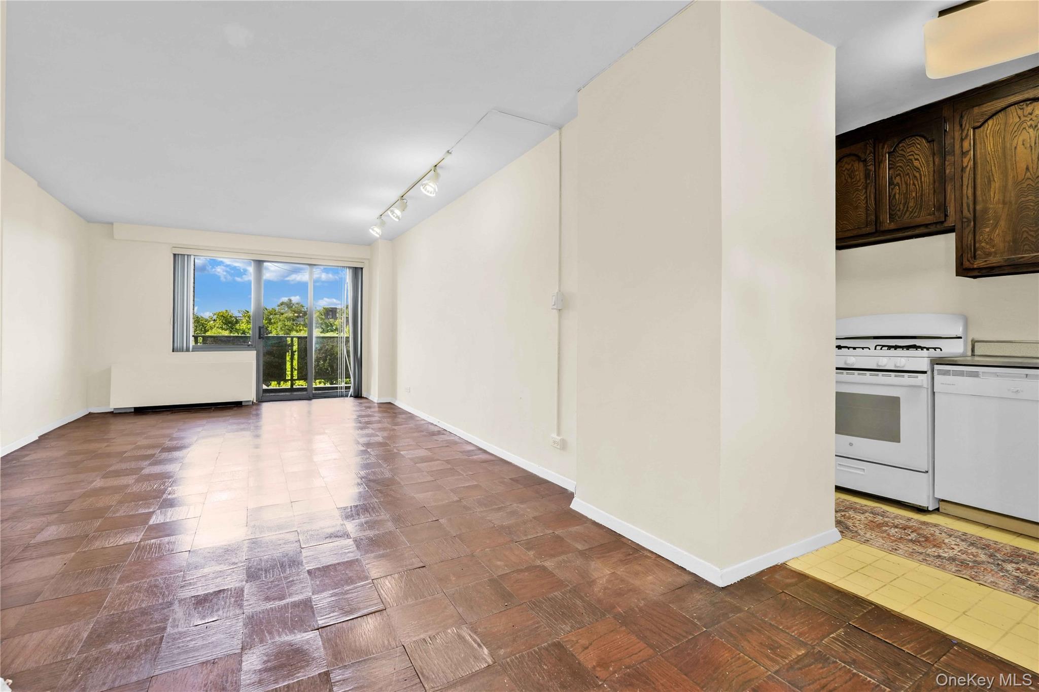 175-20 Wexford Terrace 10a Property Photo 5