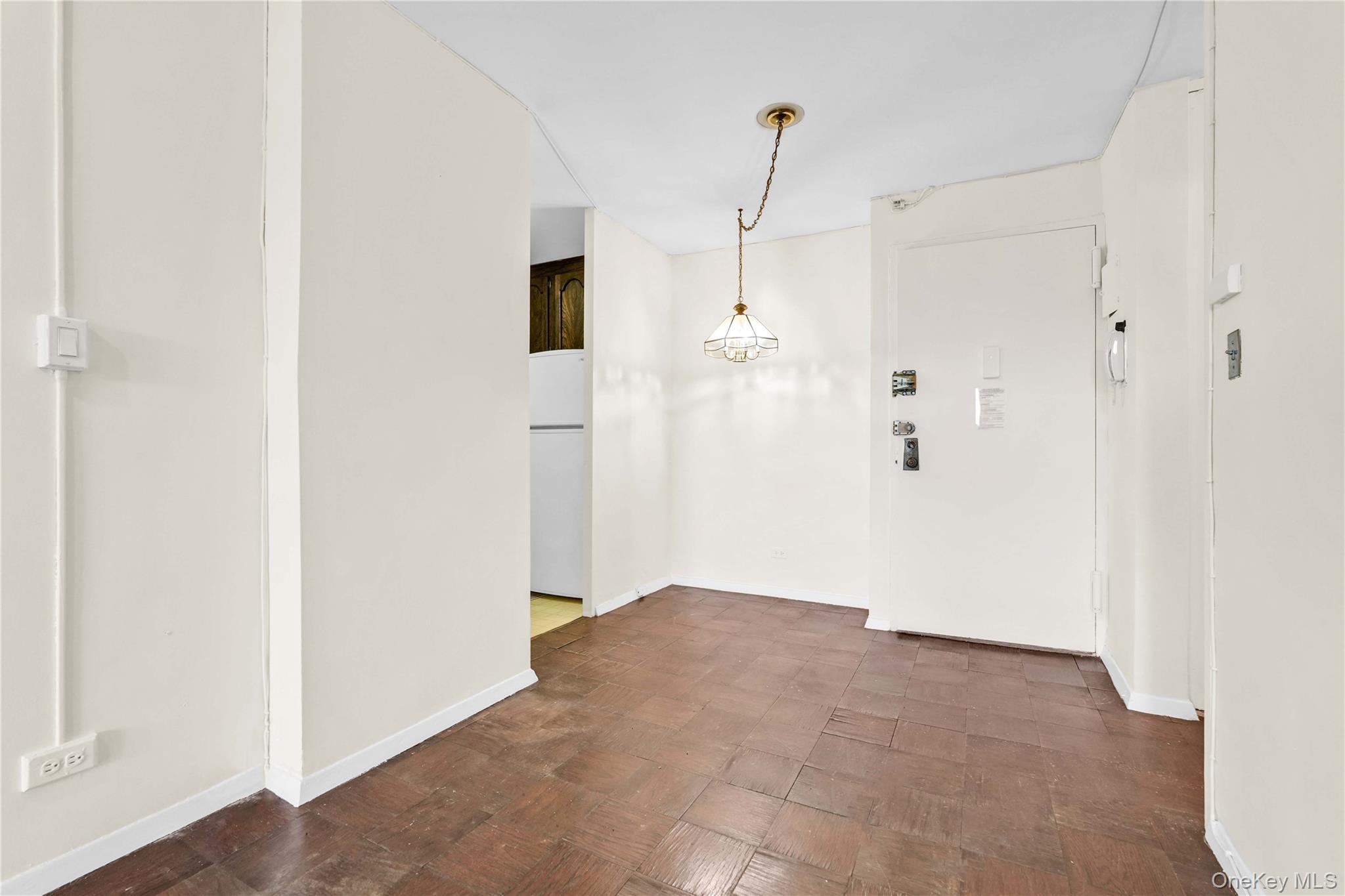 175-20 Wexford Terrace 10a Property Photo 6