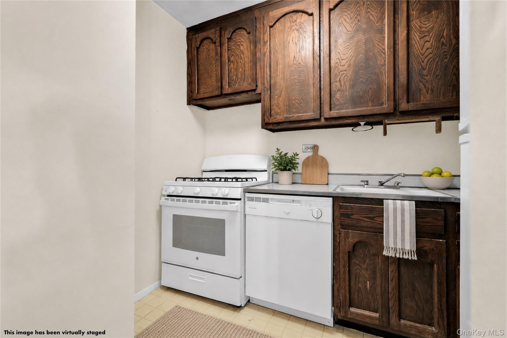 175-20 Wexford Terrace 10a Property Photo 7