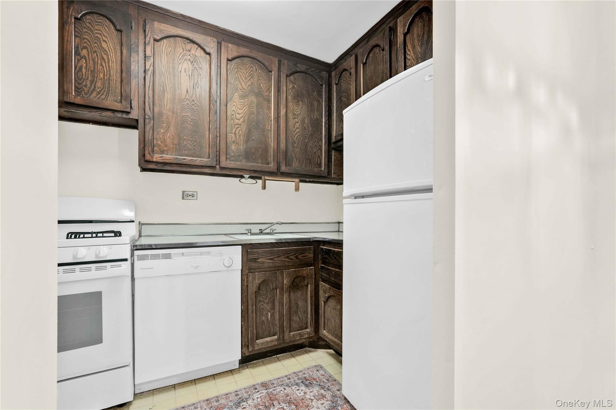 175-20 Wexford Terrace 10a Property Photo 9