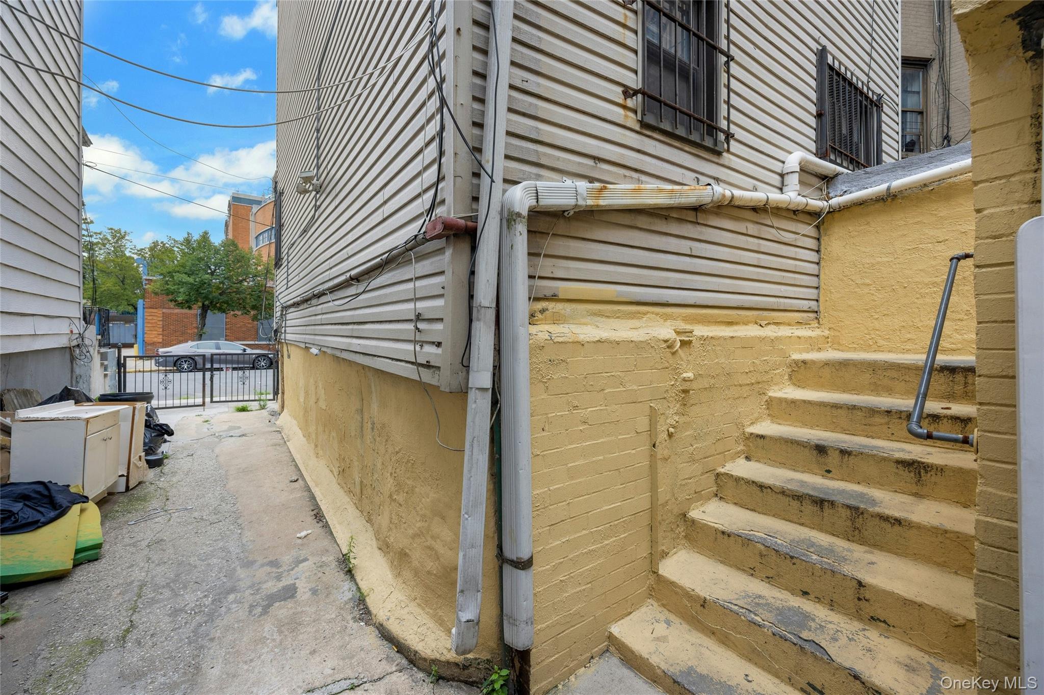 2108 Arthur Avenue Property Photo 5