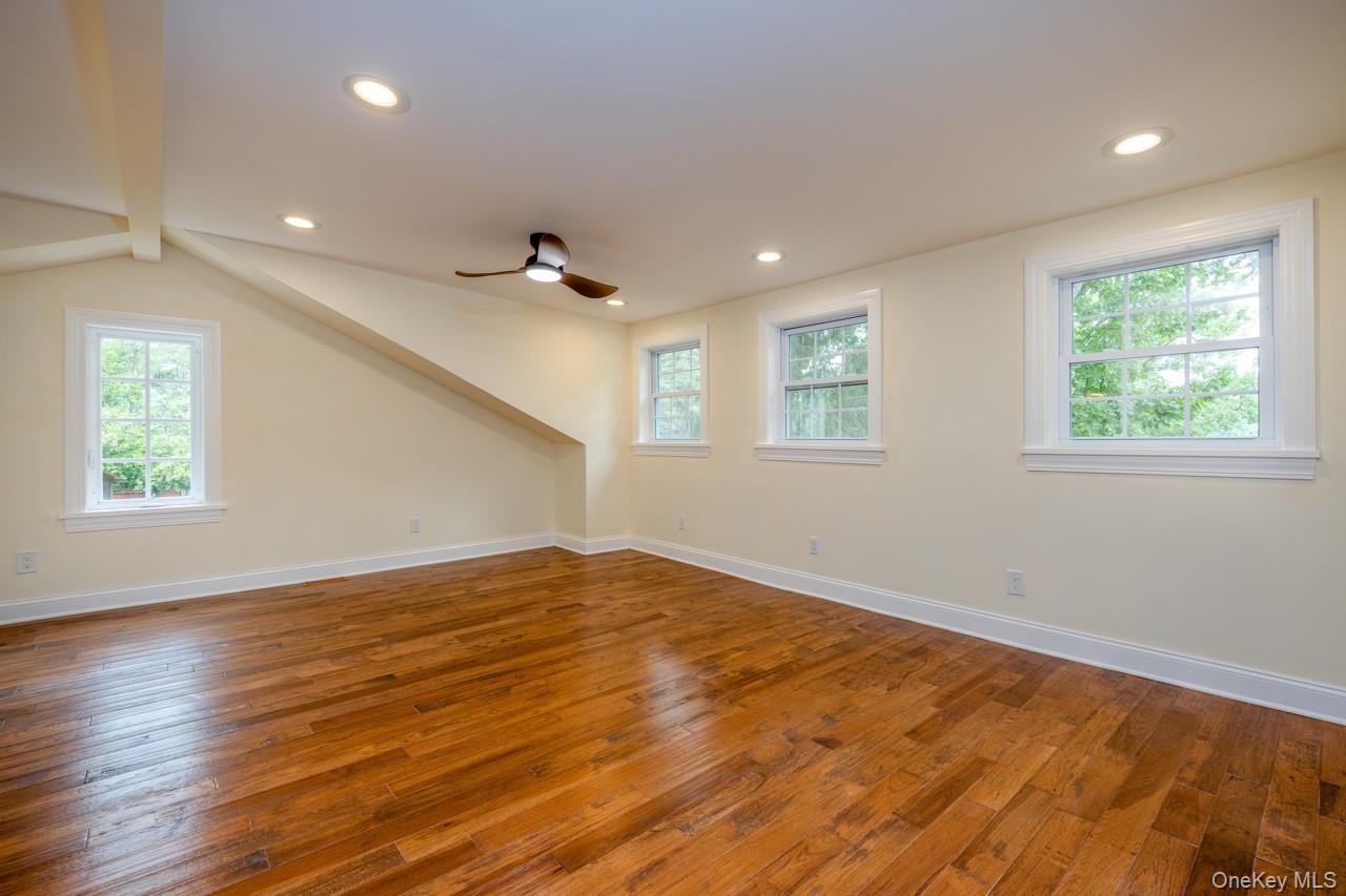 16 Wayne Avenue Property Photo 18