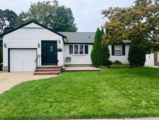 694 Blackstone Avenue Property Photo 1