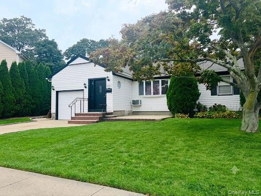 694 Blackstone Avenue Property Photo 10