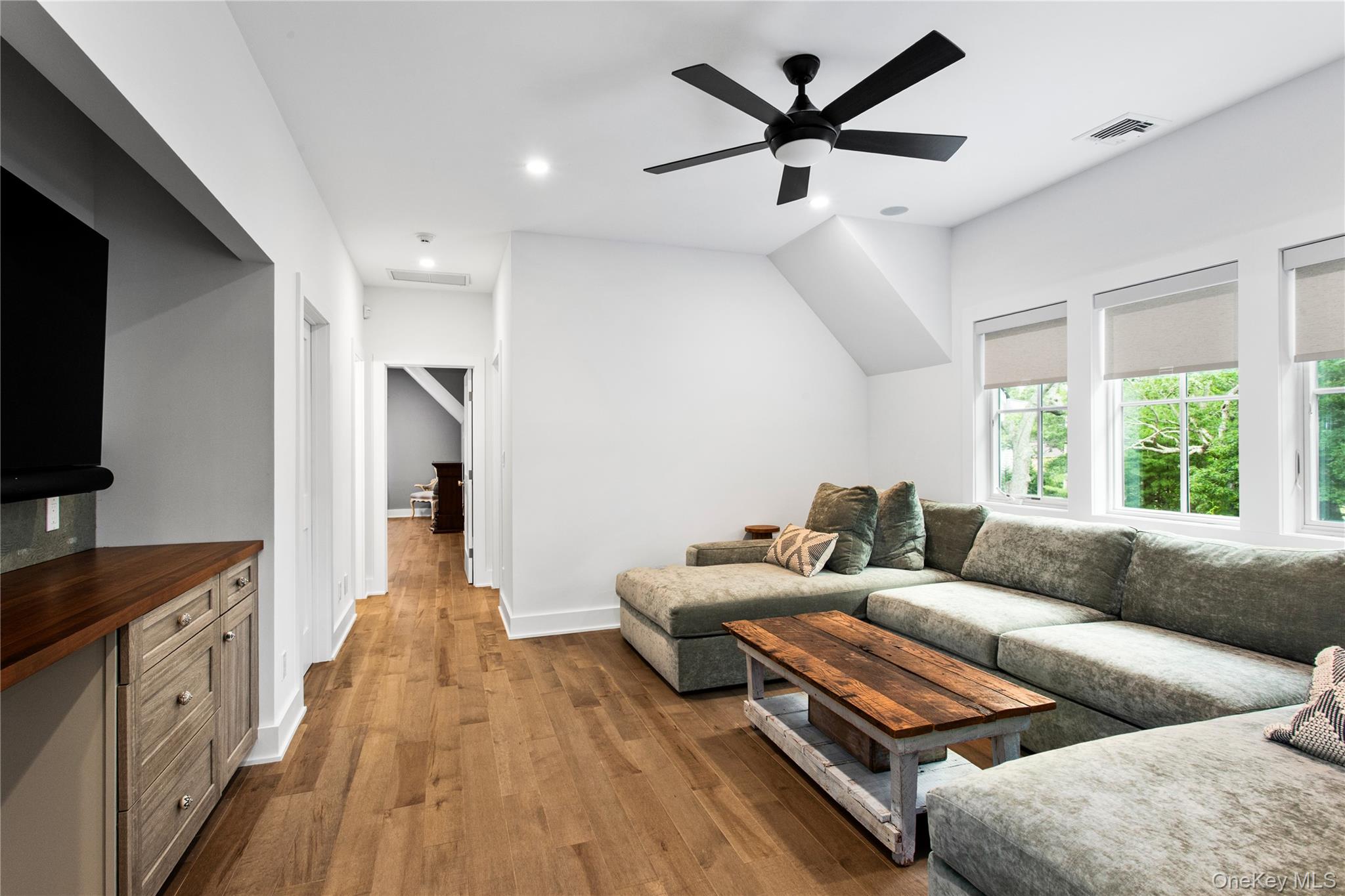 9 Deerland Drive Property Photo 14