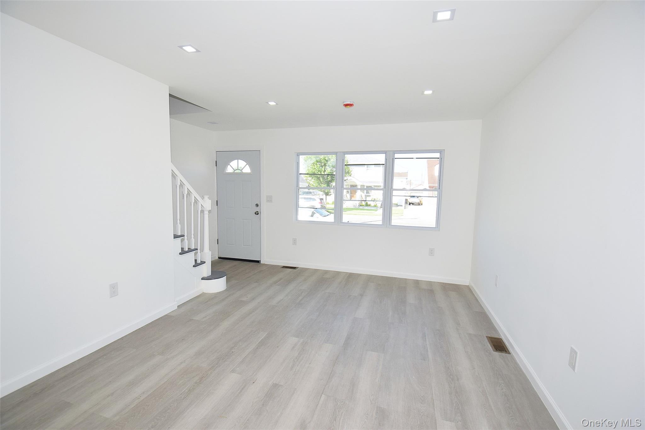 240 Columbus Parkway Property Photo 2