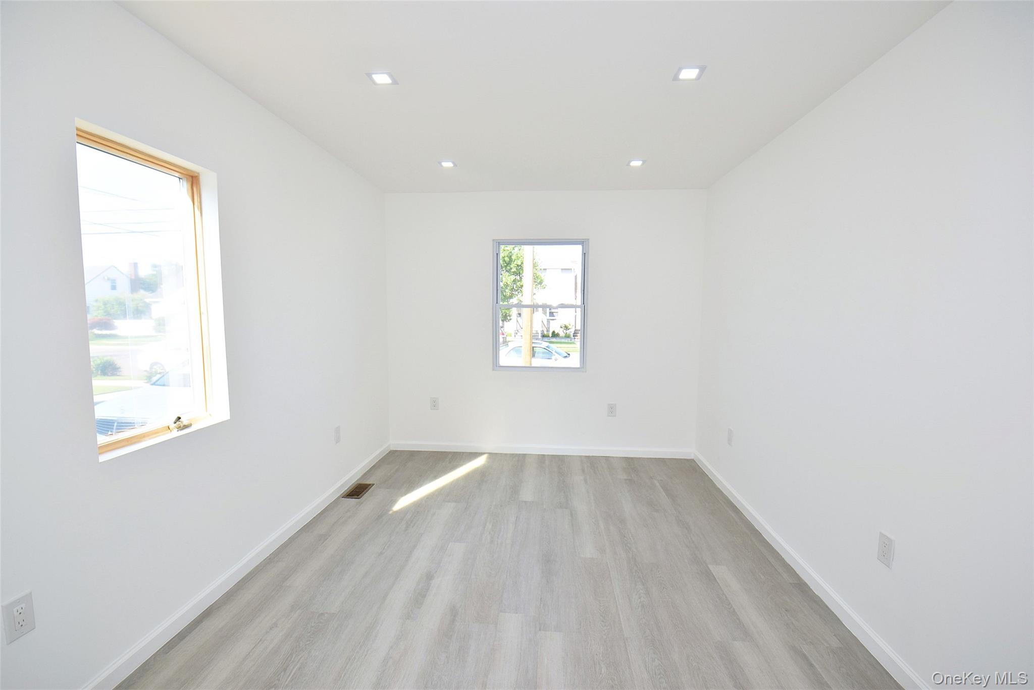 240 Columbus Parkway Property Photo 11