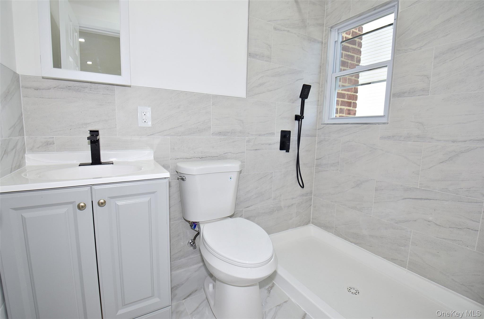 240 Columbus Parkway Property Photo 12
