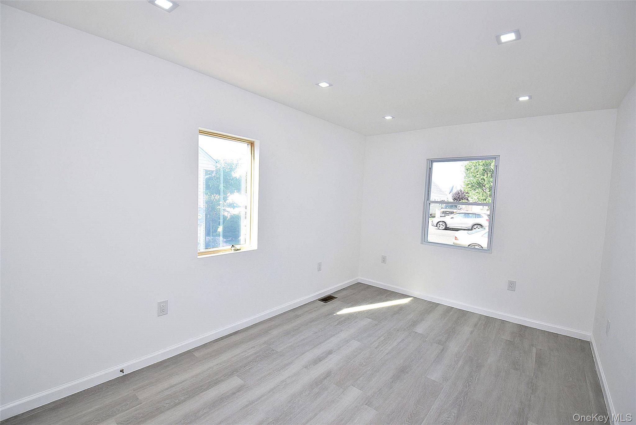 240 Columbus Parkway Property Photo 14