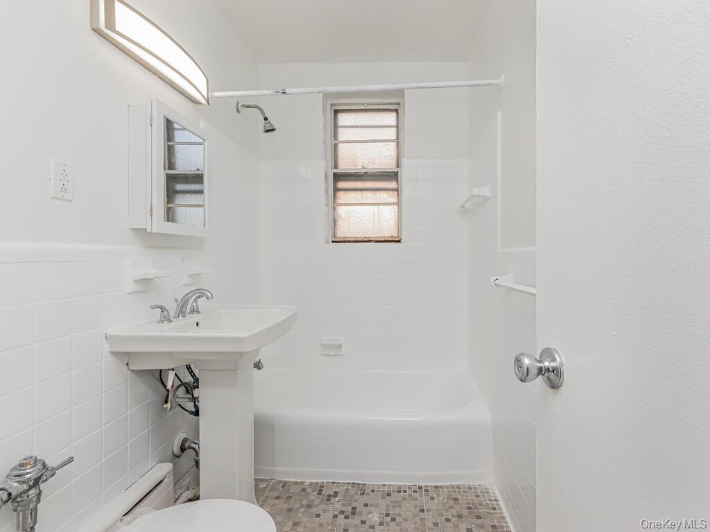 6535 Broadway 3f Property Photo 11