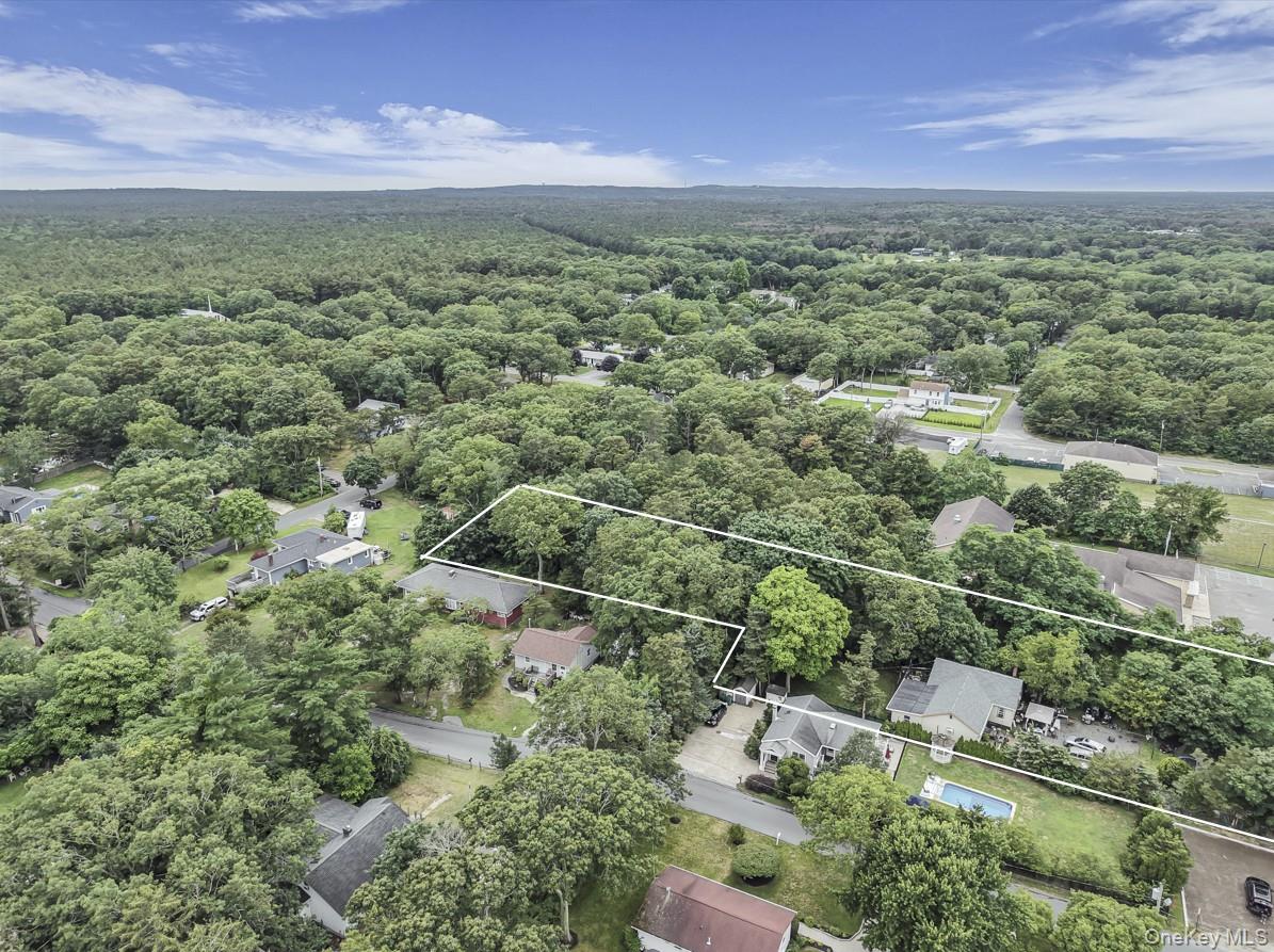 669 Flanders Road Property Photo 12