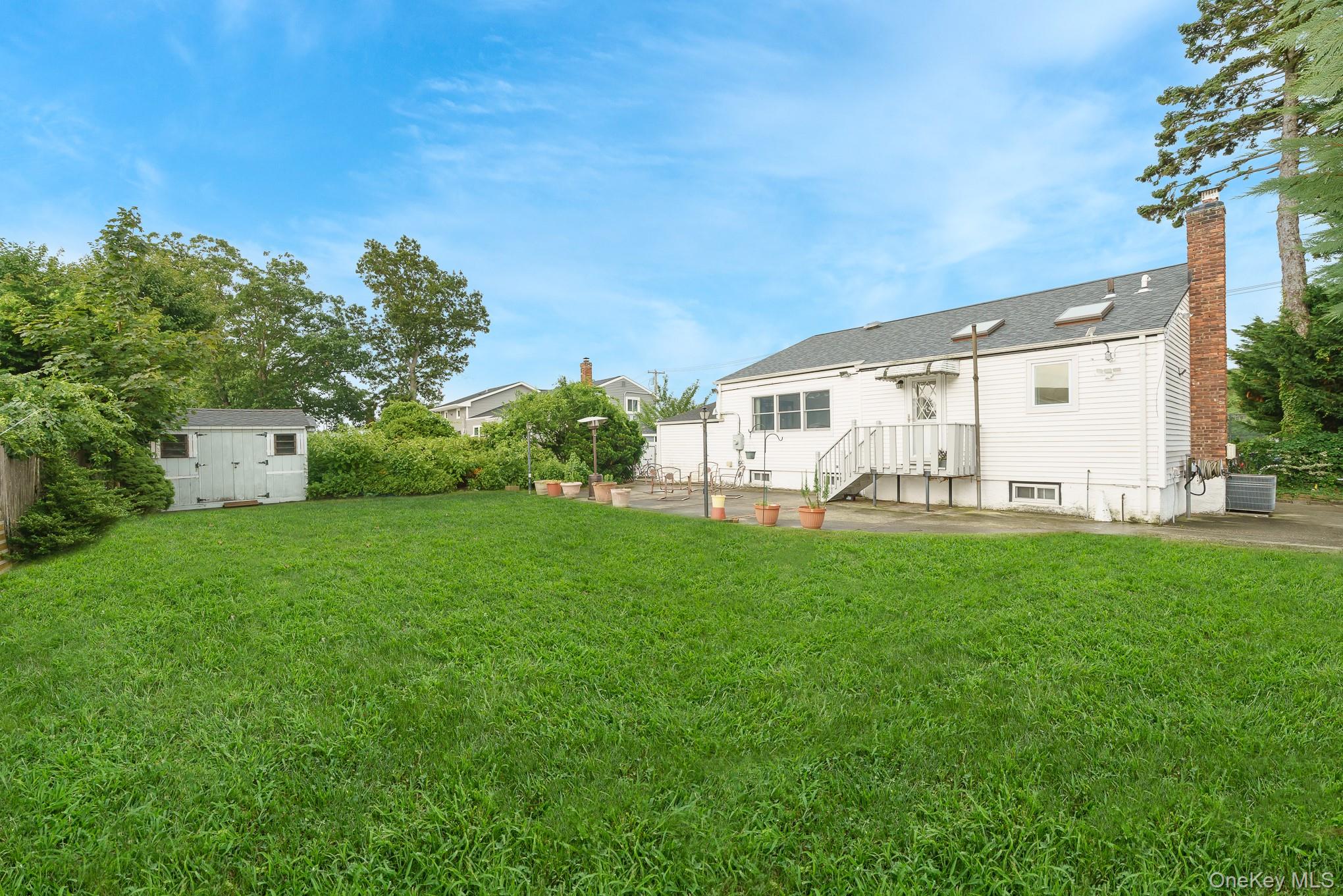 195 N Albany Avenue Property Photo 7