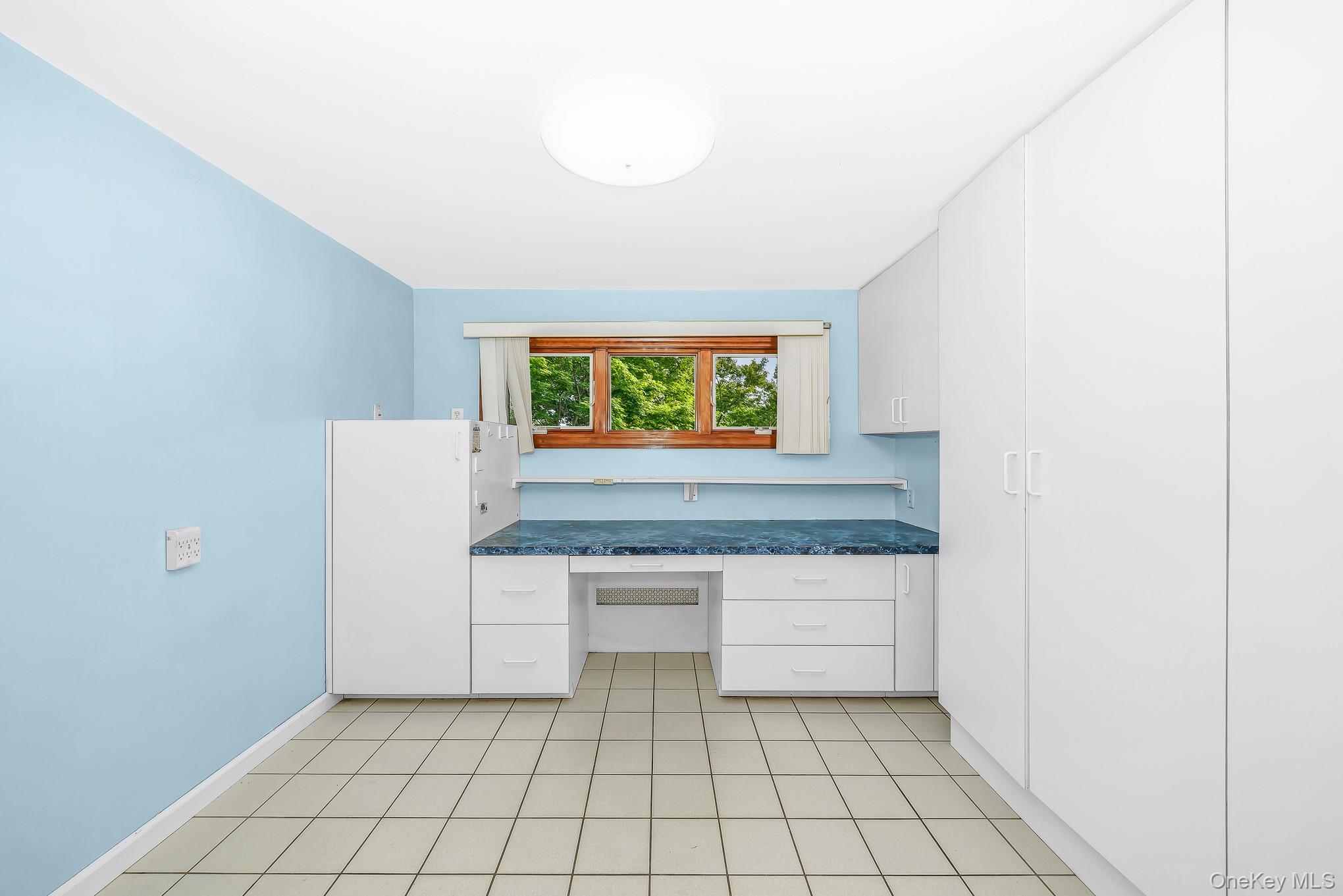 195 N Albany Avenue Property Photo 9