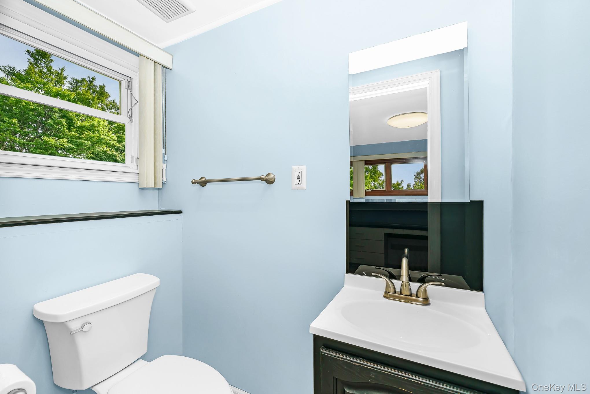 195 N Albany Avenue Property Photo 10