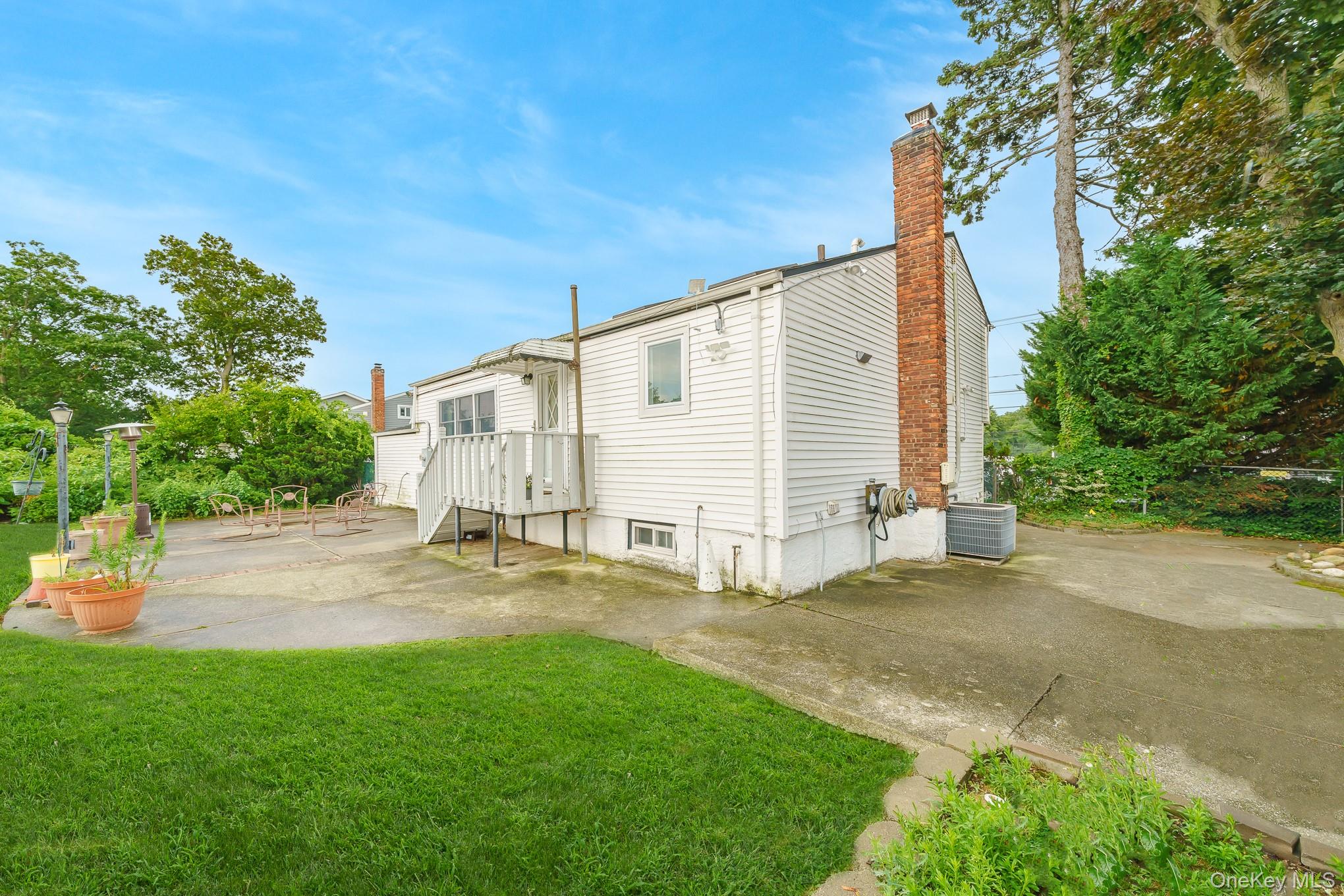 195 N Albany Avenue Property Photo 35