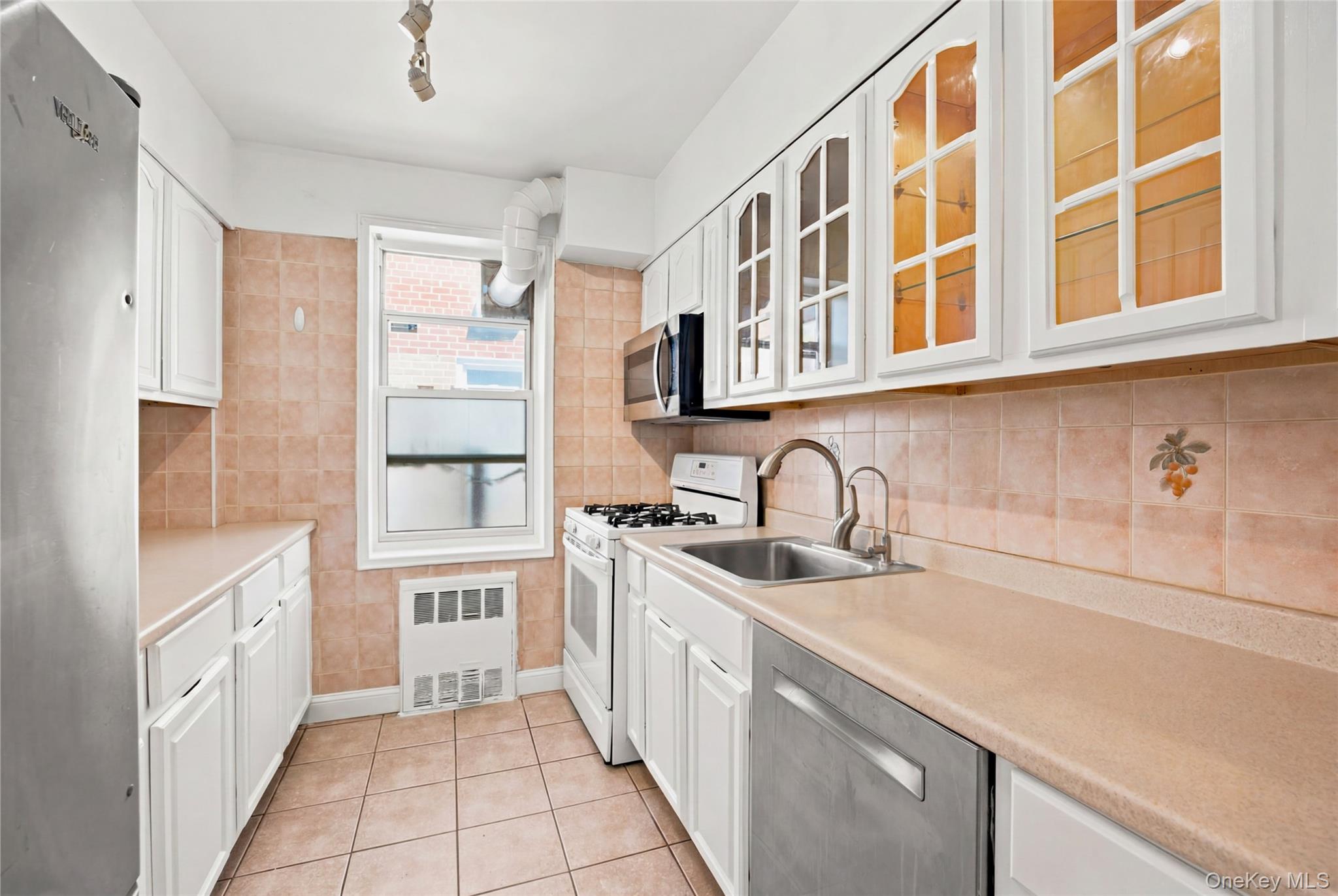 72-10 112 Street 6g Property Photo 6