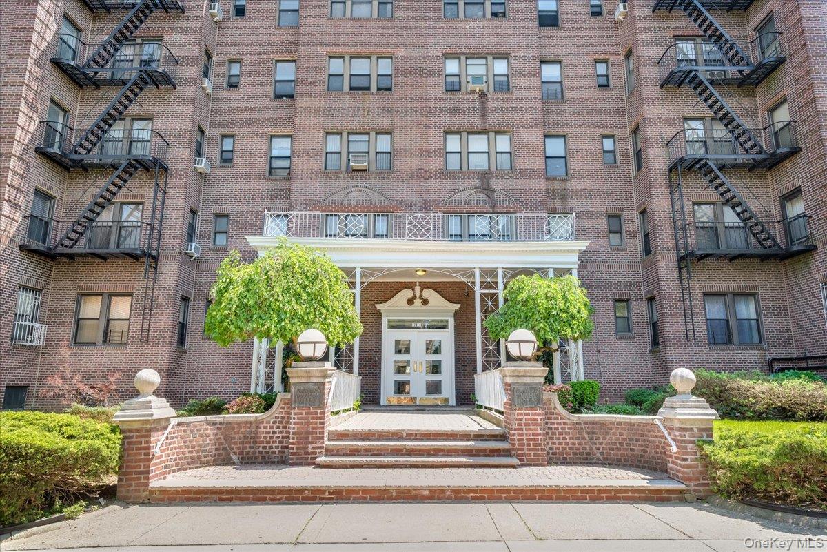 170-40 Highland Avenue 401 Property Photo 1