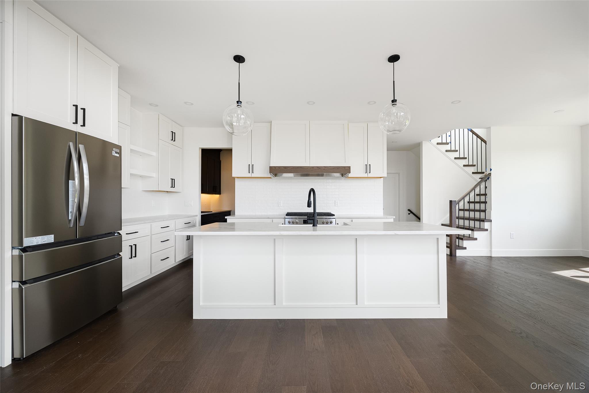 6 New Shadow Court Property Photo 2
