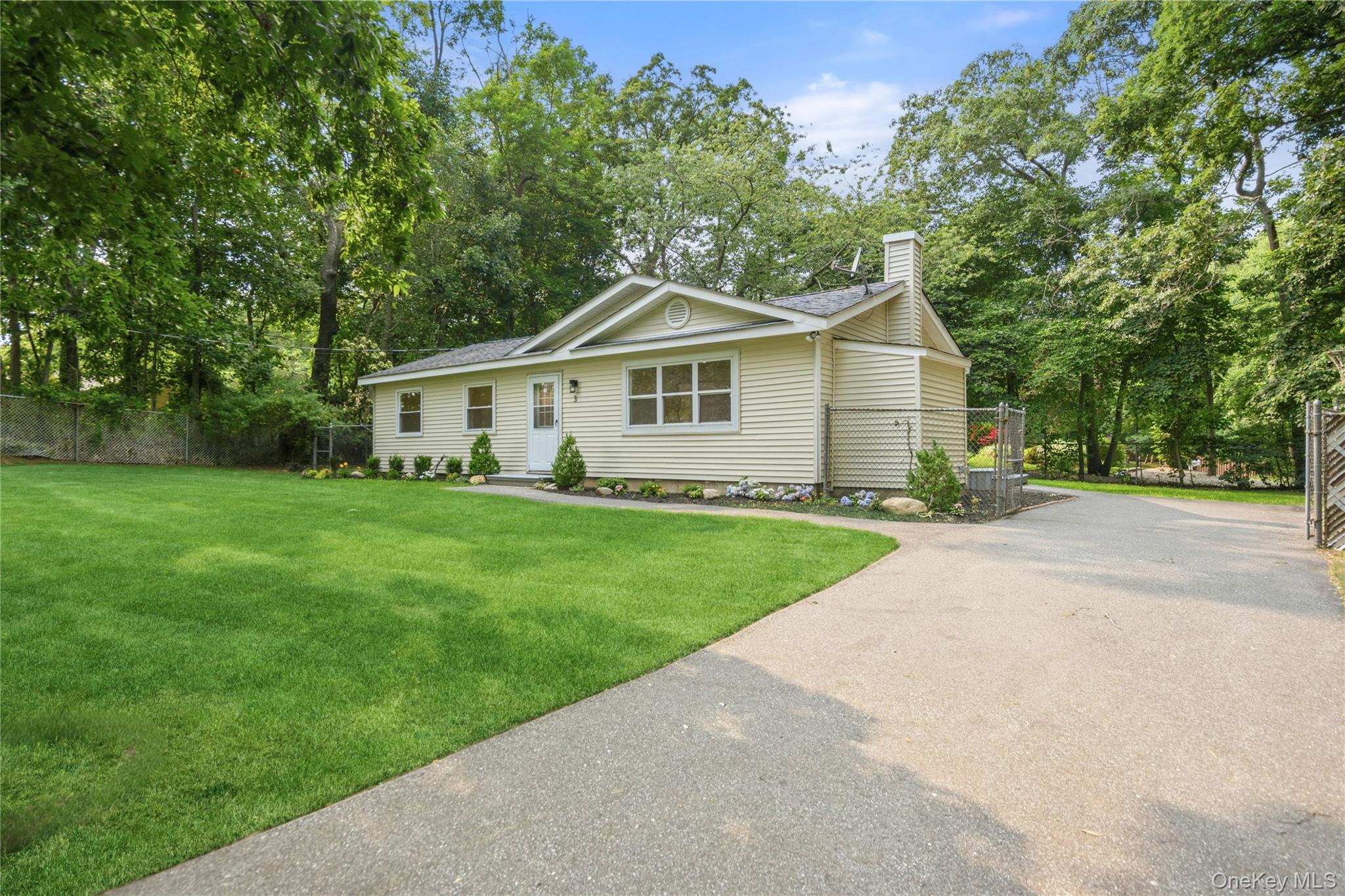 3 Aspen Road Property Photo 3