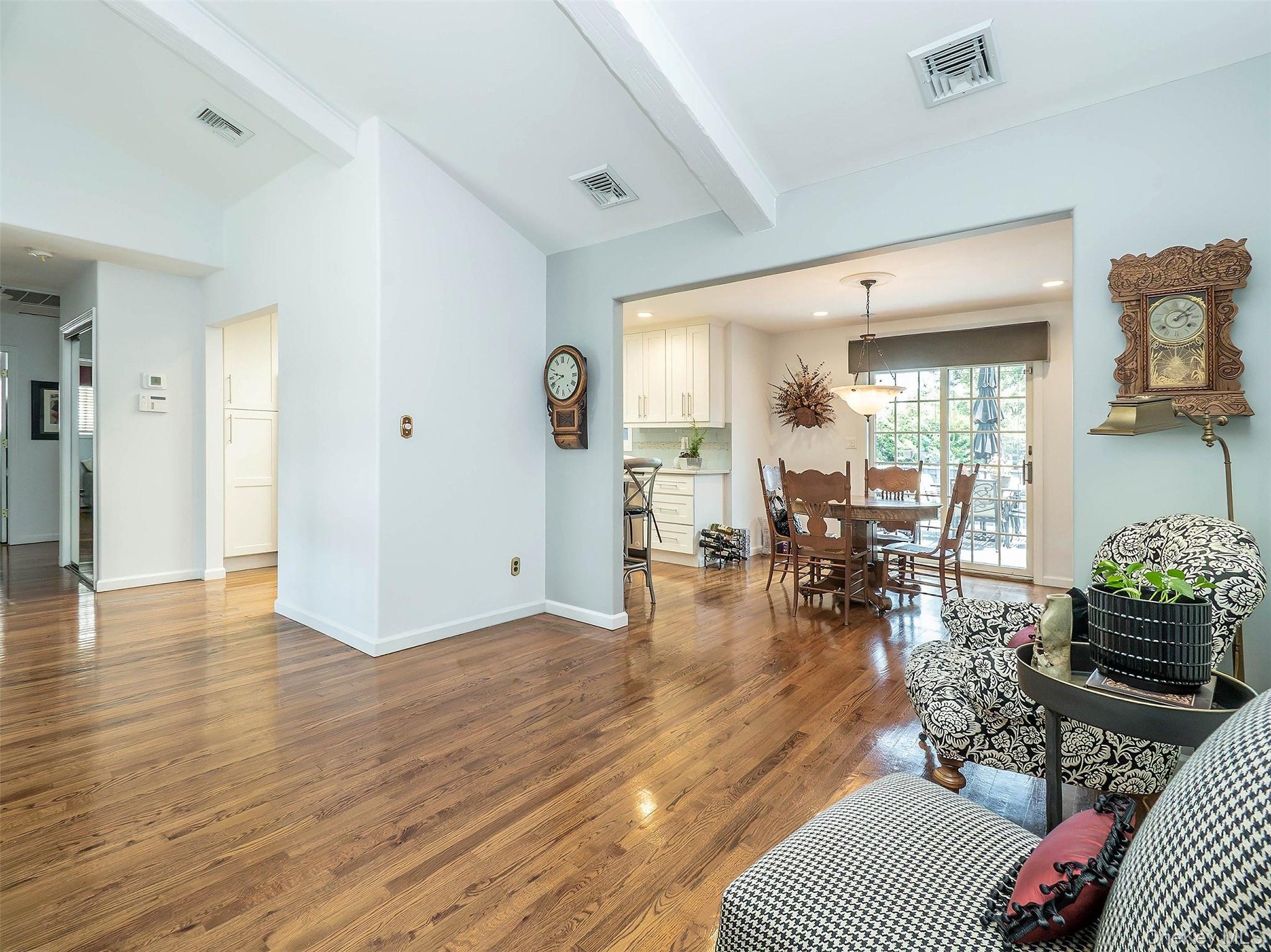 2923 Len Drive Property Photo 11