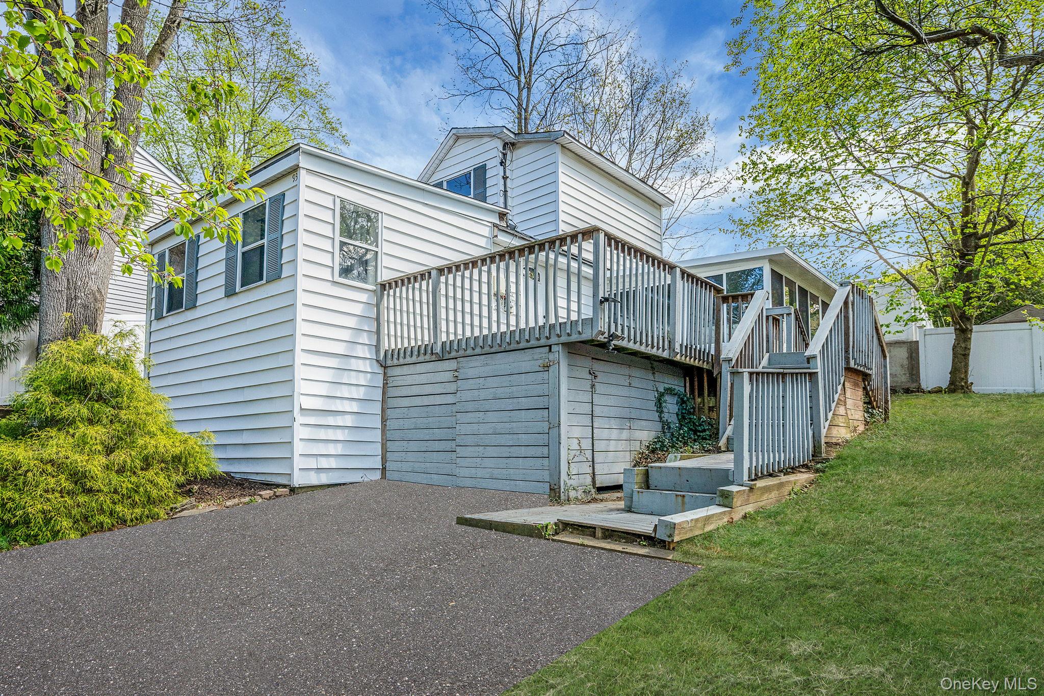 93 Maple Road Property Photo 1