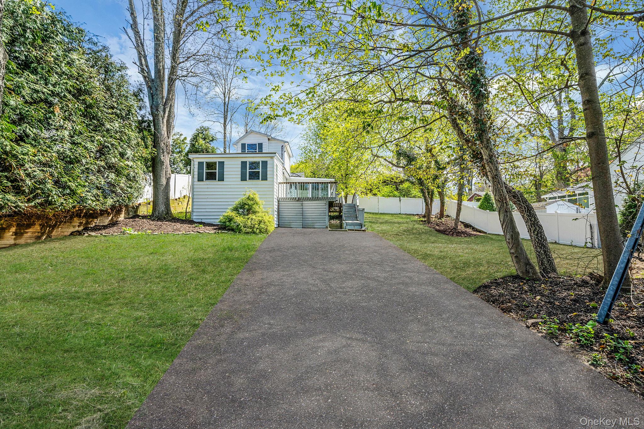 93 Maple Road Property Photo 3