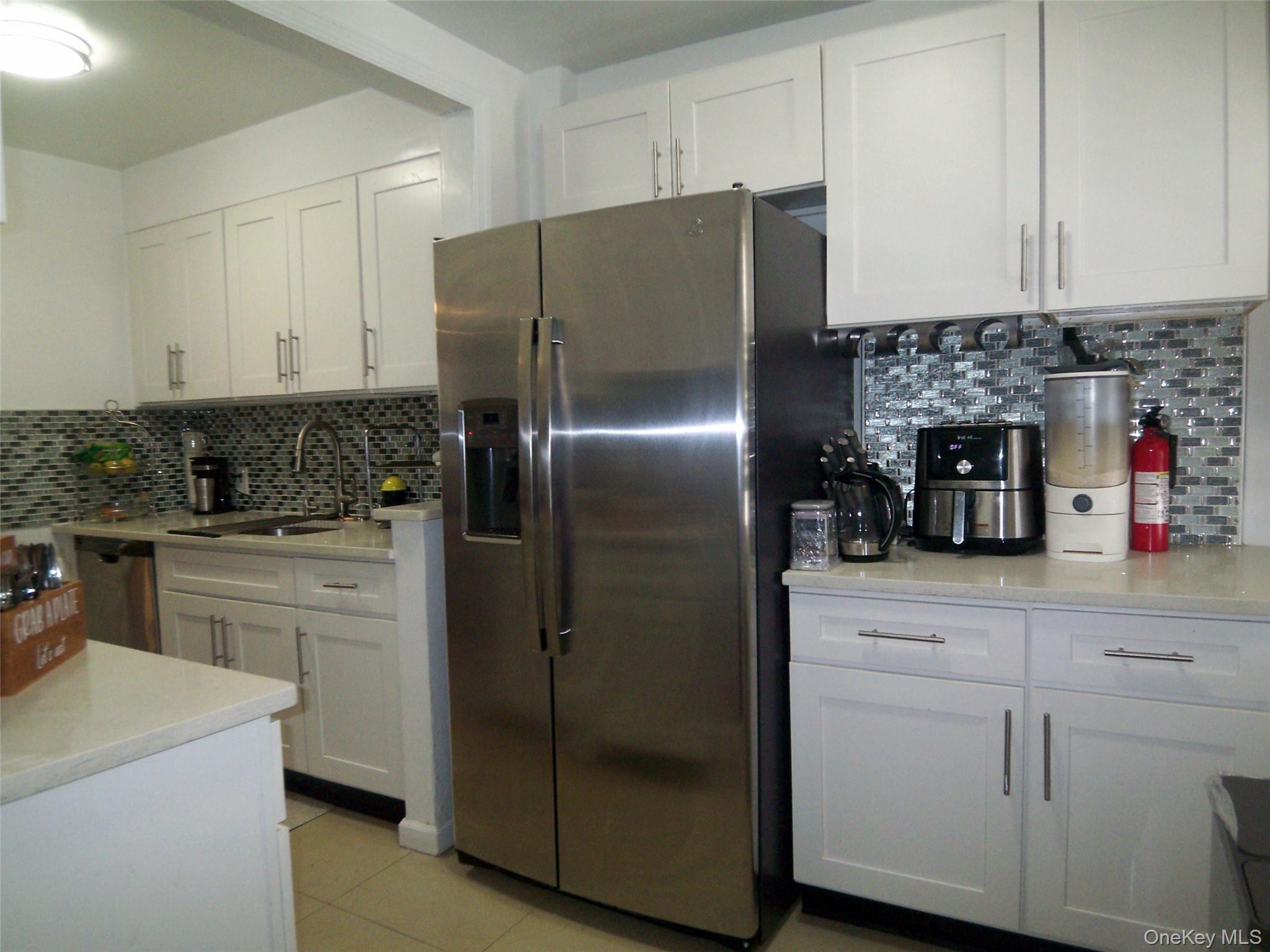 4382 Byron Avenue Property Photo 5