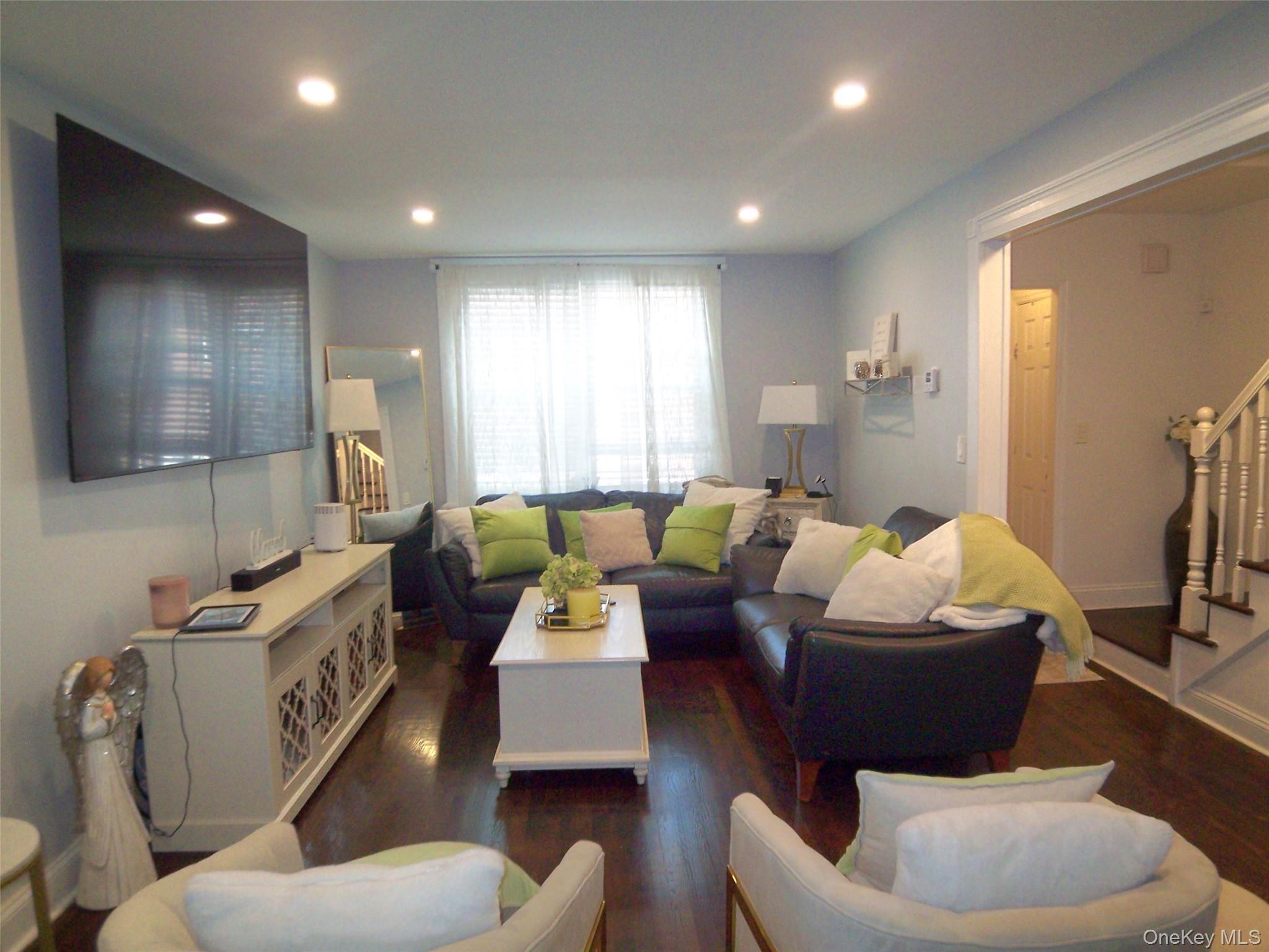 4382 Byron Avenue Property Photo 15