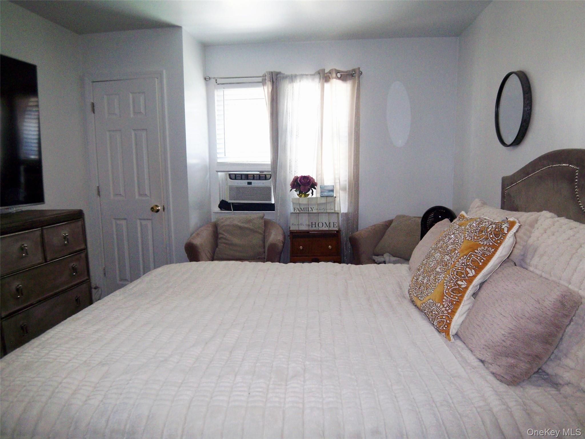 4382 Byron Avenue Property Photo 24
