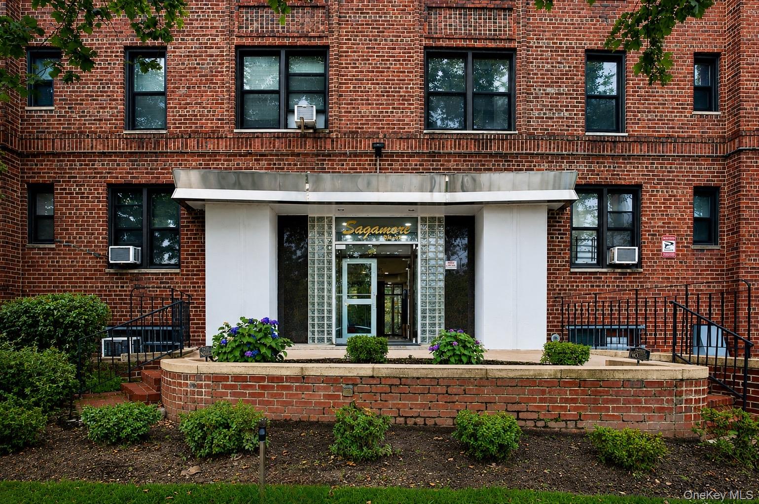 84-31 Van Wyck Expressway 2b Property Photo 1