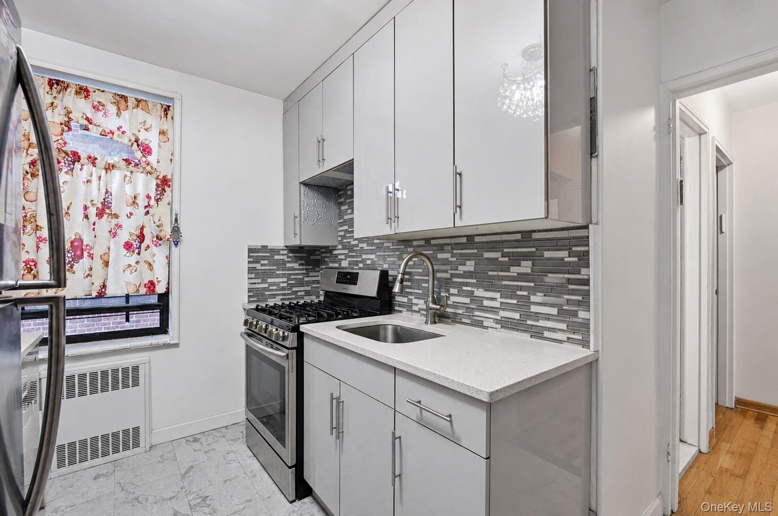 84-31 Van Wyck Expressway 2b Property Photo 4